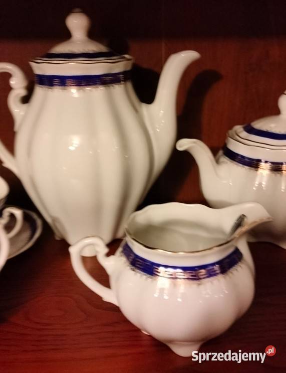 Zestaw porcelanowy firmy Ćmielów Żyrardów