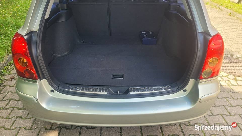 Toyota Avensis T25 18 benzyna prywatnie 153 nieuszkodzony Avensis Wrocław