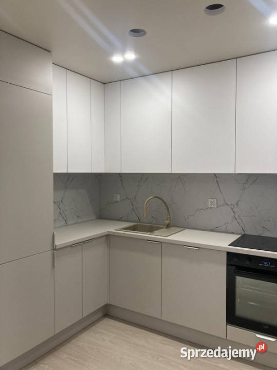 Kawalerka z niskim czynszem klimatyzacja balkon