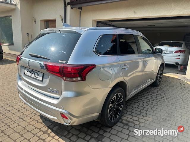 Mitsubishi Outlander hybryda Plug In full SUV Gdańsk