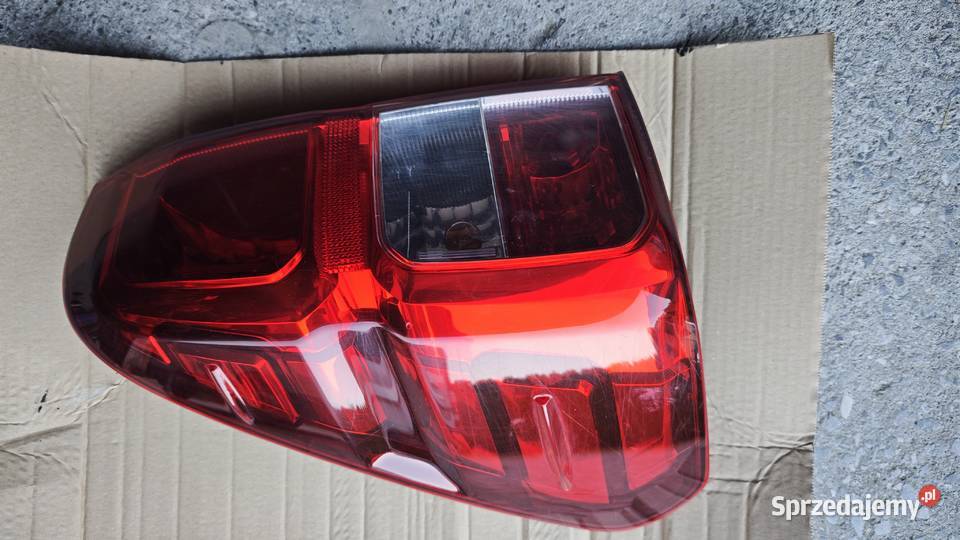 Lampa lewy tył toyota hilux 2025r osobowe Lampy tylne Łęczna sprzedam