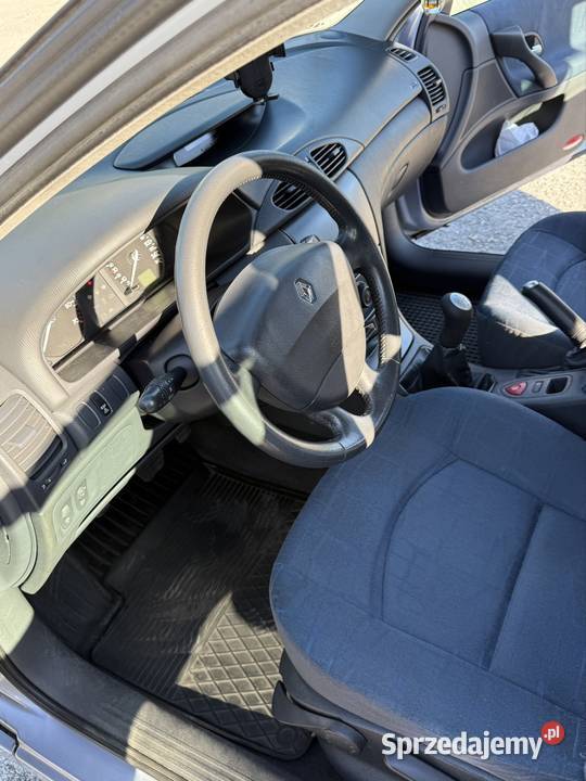 Renault Laguna II18 benzyna 2001 zadbana niski Częstochowa sprzedam
