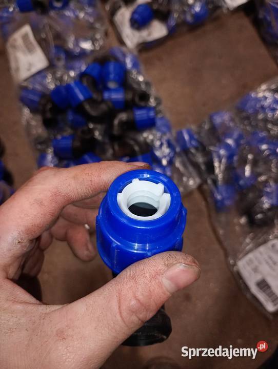 Złączka skręcana kolanko zaciskowa do PE 1612 Turkowice sprzedam