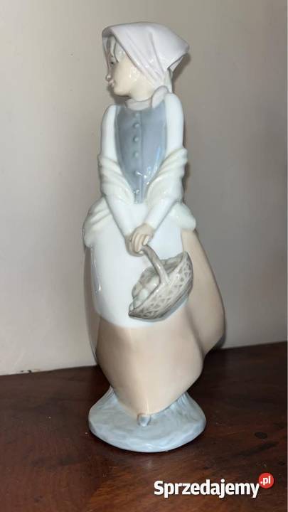 Dziewczyna z koszem kwiatów NAO Spain by Lladro Gdańsk