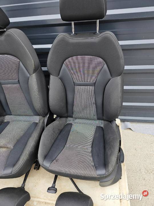 FOTEL FOTELE KOMPLET AUDI A1 8X 5DRZWI