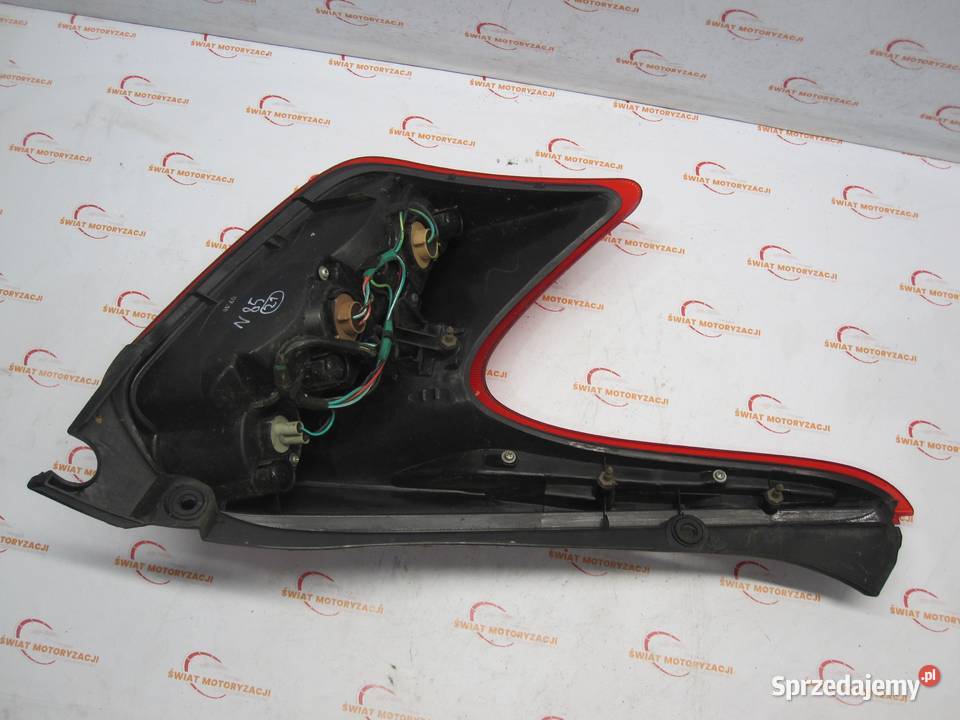 NISSAN JUKE 10r lampa prawa tył osobowe Kielce