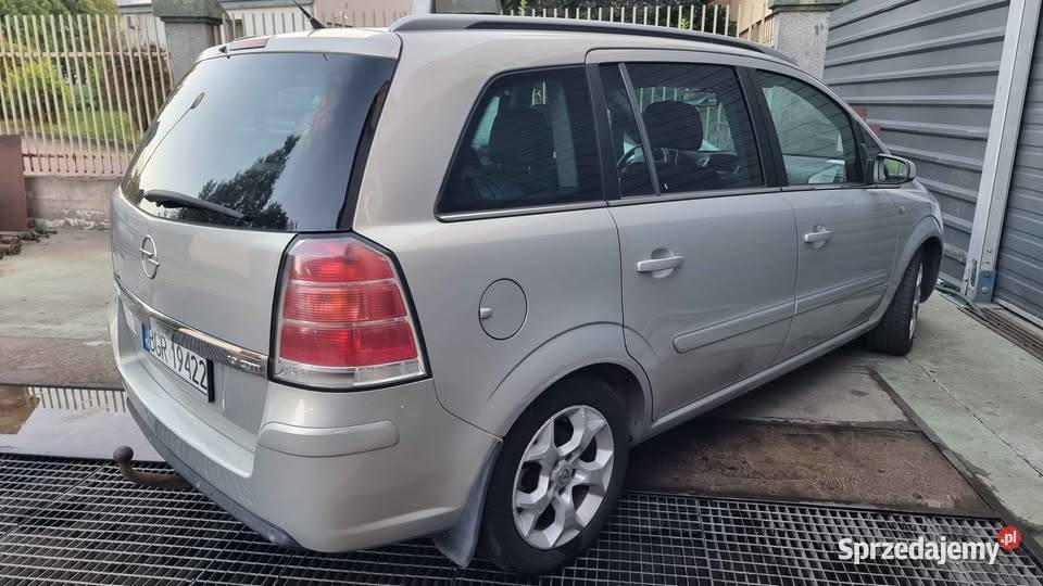 Opel zafira B 2006 r 19 CDTI