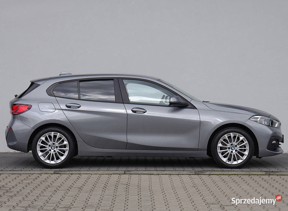 BMW 118 Salon Virtual kokpit CarPlay Podgrzewane Hatchback Samochody osobowe Łódź