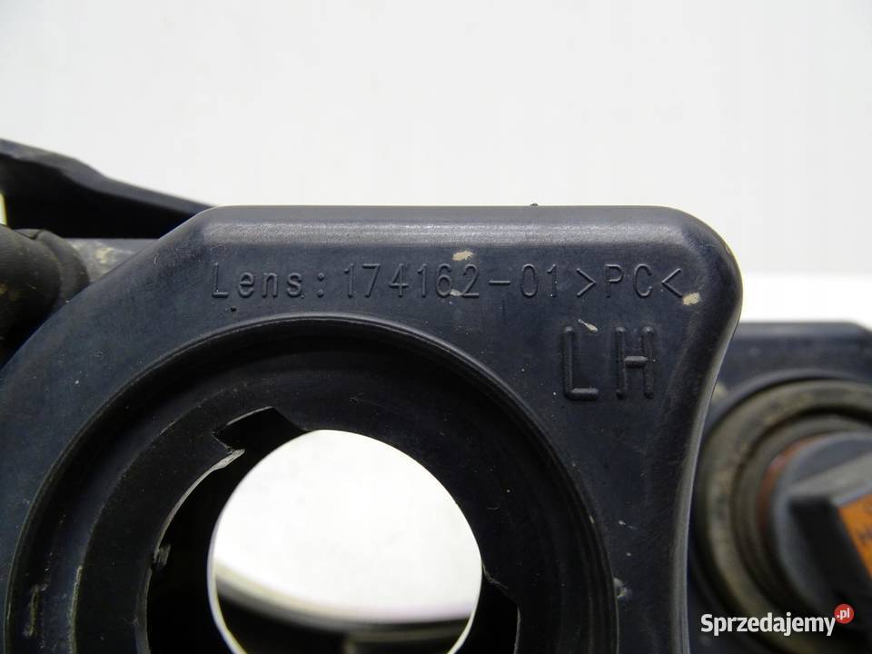 HALOGEN LEWY PRZÓD LEWY PRZEDNI 17416201 VW POLO osobowe sprzedam