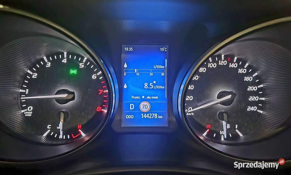 Toyota Avensis T27 kombi 18i LPG Automat światła LED Kraków sprzedam