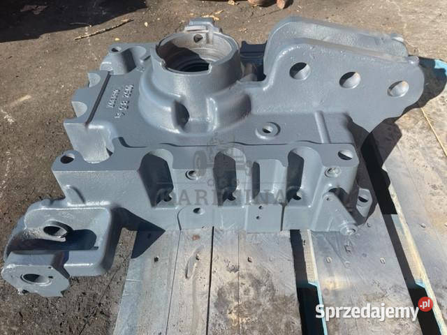 Obudowa Tylnego WOM 1052 Claas Axion Massey Pozostałe Jastrzębniki sprzedam