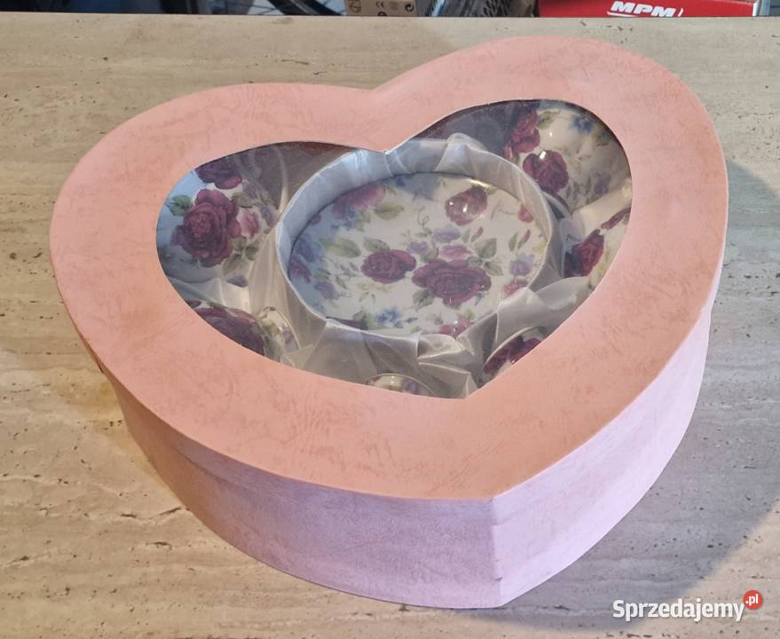 Ekskluzywny Komplet 6 Filiżanek Porcelana Róże Poznań