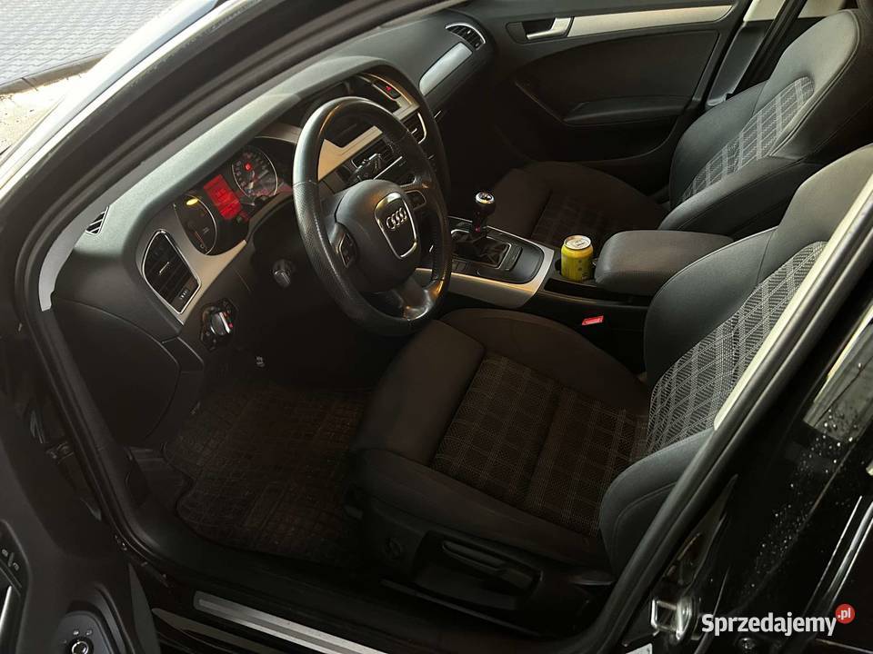 Audi a4 b8 20tdi ładne Wyhalew