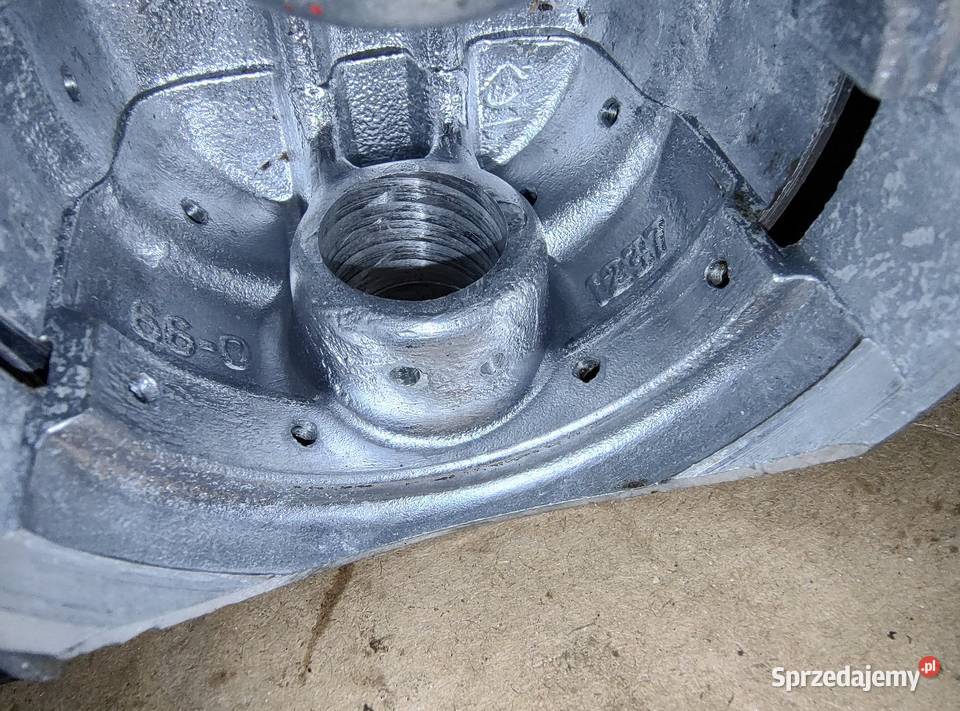 Tłoki Ural 7812 i 7813 Leszno