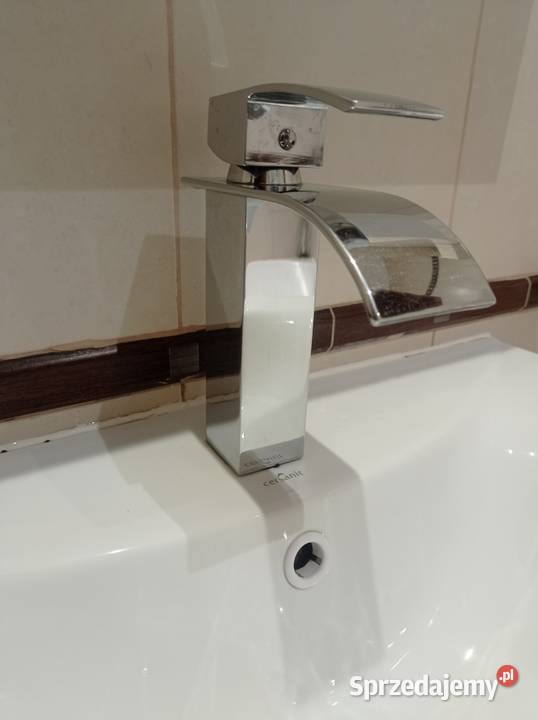 Szafka z umywalką i baterią Dąbrowa Górnicza