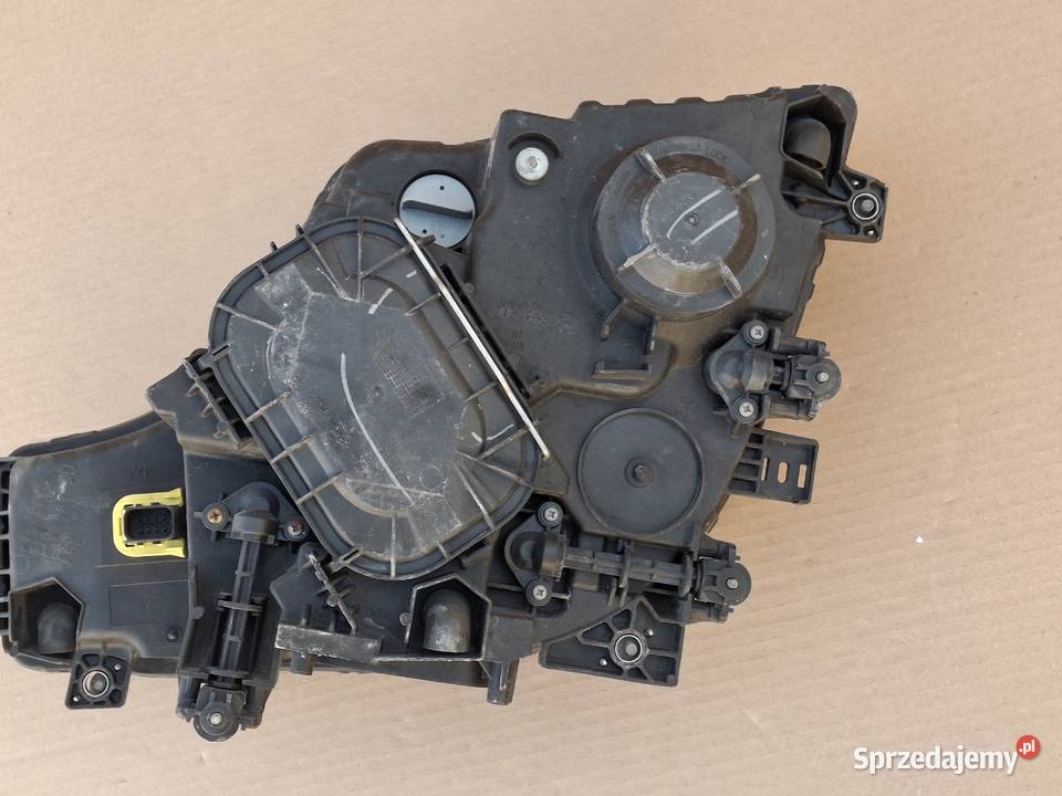 MERCEDES ACTROS MP4 REFLEKTOR PRAWY H7 LAMPA ciężarowe Bieleń