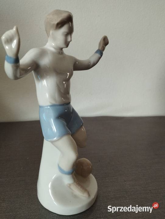 figurka porcelanowa sygnowana Porcelana i szkło Chorzów
