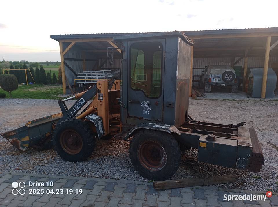Ladowarka mini mala waga 2 tony 16 diesel Paradyż