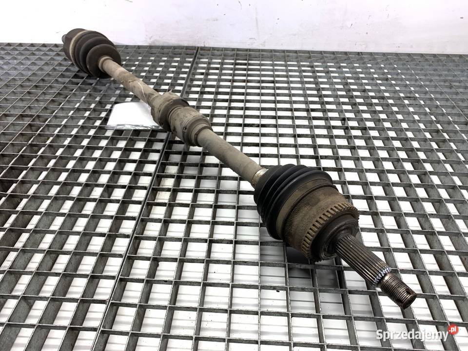 PÓŁOŚ PRAWY PRZÓD HYUNDAI i30 16 90 0712 PRZEGUB