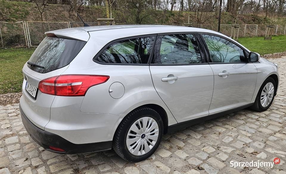 Ford Focus 2016r 16 benzyna 125 salonowy benzyna Wrocław sprzedam