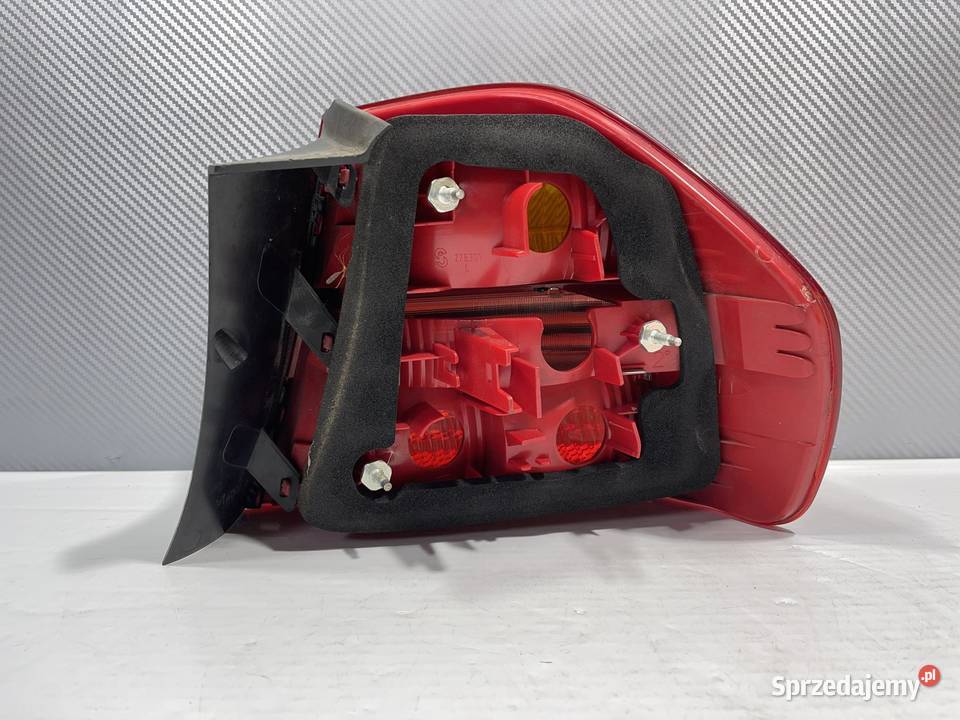 BMW E90 SEDAN LEWA LAMPA TYŁ Części wielkopolskie Ostroróg