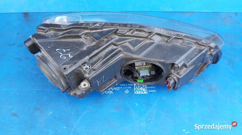 LAMPA REFLEKTOR LEWY PRZÓD XENON SKRĘTNY VW GOLF osobowe wielkopolskie Nowy Tomyśl sprzedam