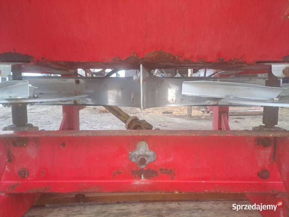 Rozsiewacz STRUMYK 1000 l Siewniki i sadzarki podlaskie Wyk