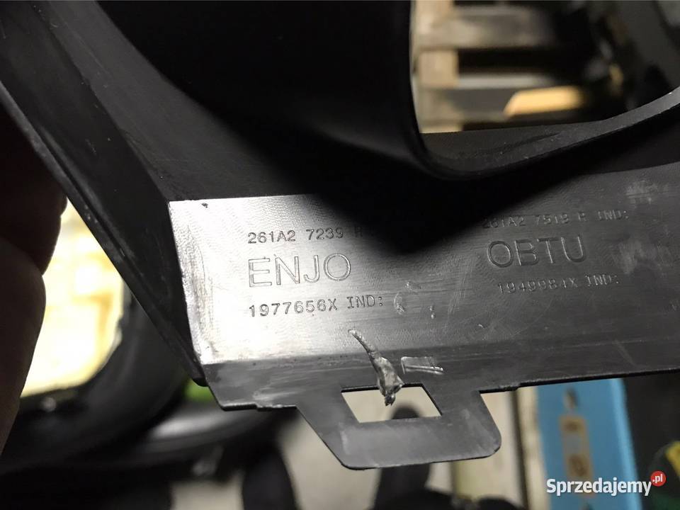 Dacia Duster II prawa ramka halogena 261A27239R osobowe Rzeszów