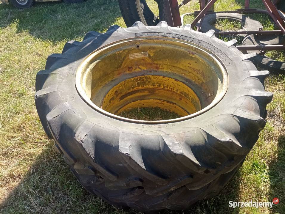 Koła bliźniacze John Deere 136r36 Vredestein Dalików