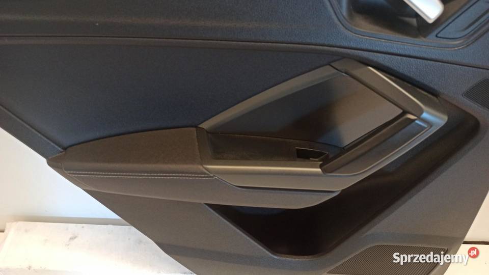 AUDI Q3 83A 83F BOCZEK DRZWI LEWY TYŁ 83A971693C osobowe Tapicerki samochodowe