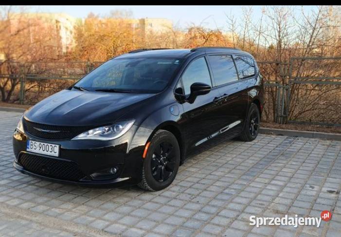 Chrysler Pacifica Touring L S Rok produkcji 2020 Suwałki