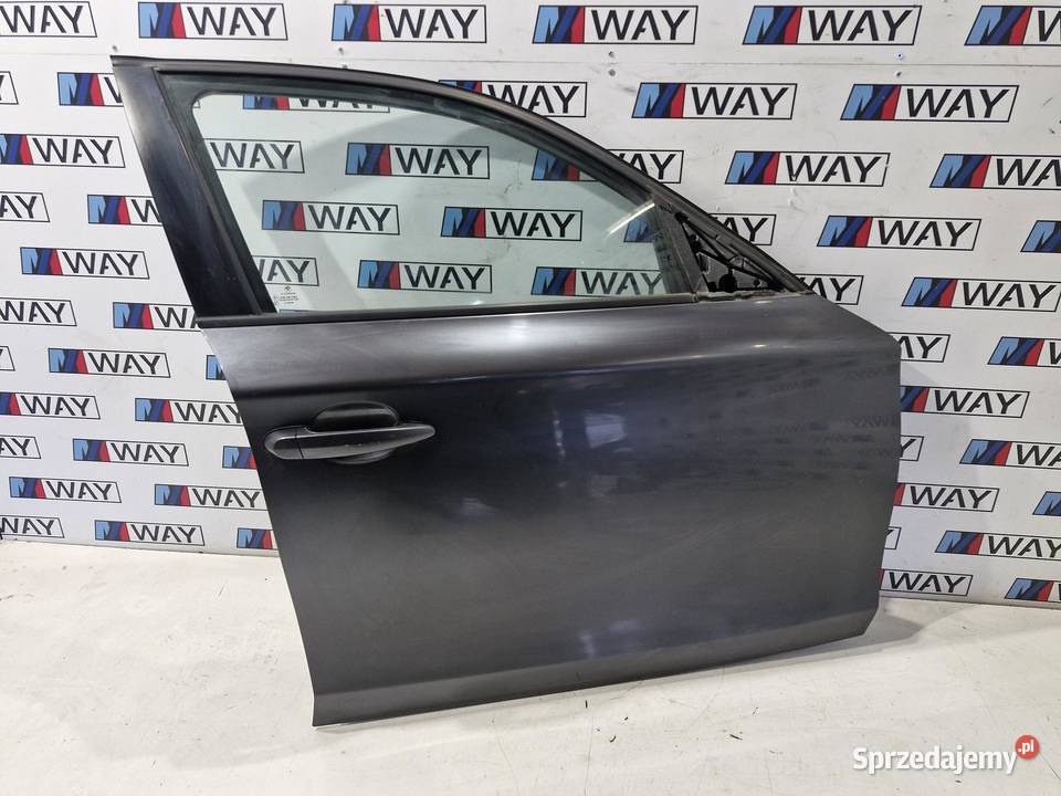 BMW E87 DRZWI PRAWE PRAWY PRZÓD A227