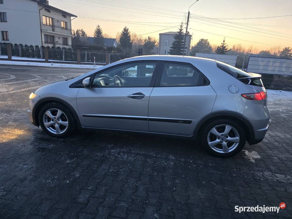 Honda Civic 2006 18 benzyna 140 koni srebrny Pionki
