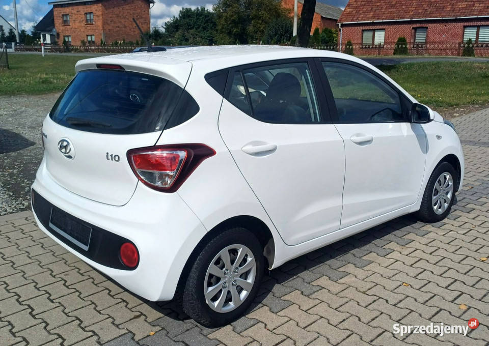 Hyundai i10 10 Benzyna 67 Nawigacja Klimatronic biały