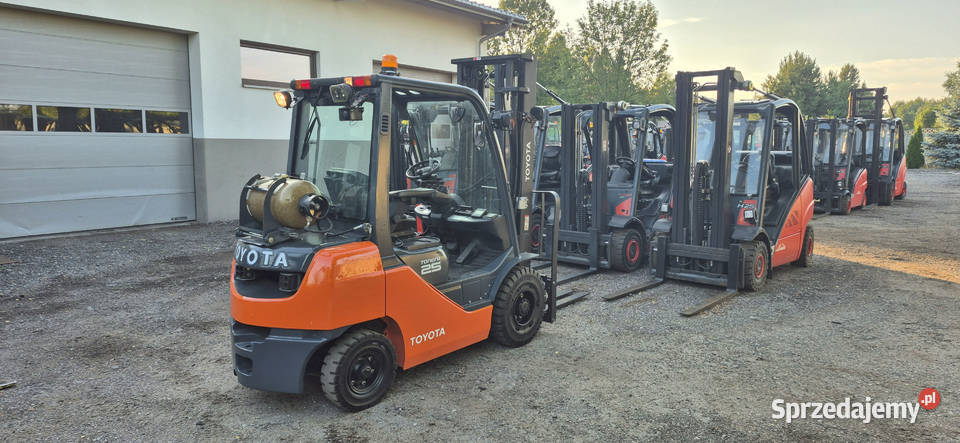 Toyota 8FGF25 2015 4750 mth PozycjonerPrzesuw