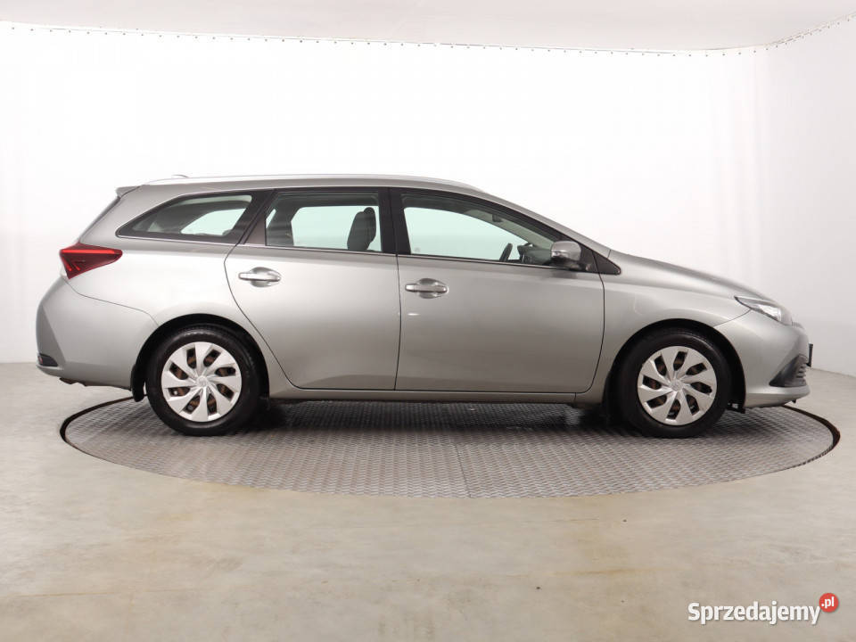 Toyota Auris 16 D4D światła przeciwmgielne Auris śląskie Katowice