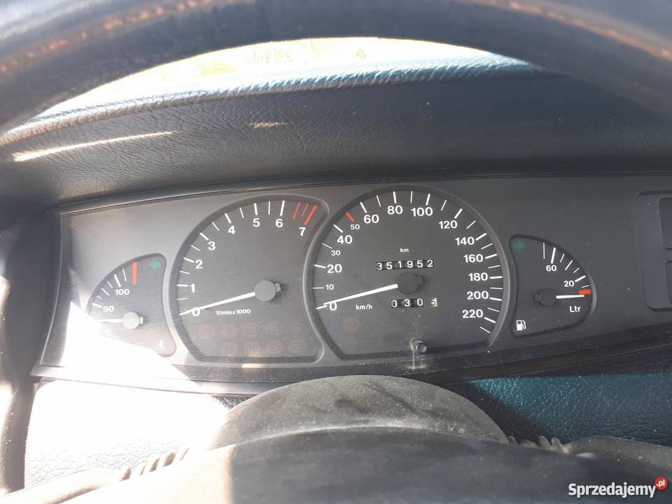Opel Omega 20 8v centralny zamek Omega Małogoszcz sprzedam