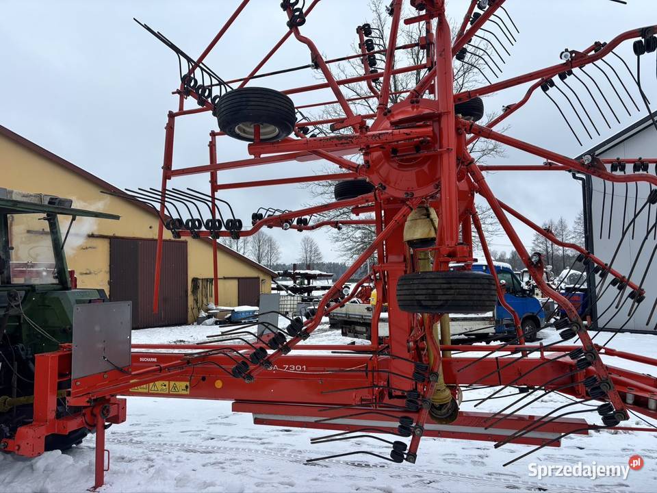 Zgrabiarka 2 karuzelowa Kuhn GA 7301 do środka Myszyniec