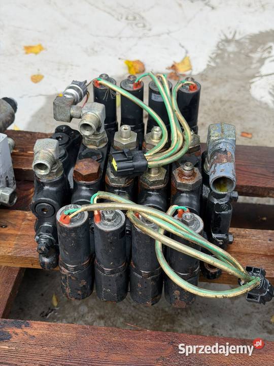 Rozdzielacz hydrauliczny czterosekcyjny Antonie sprzedam