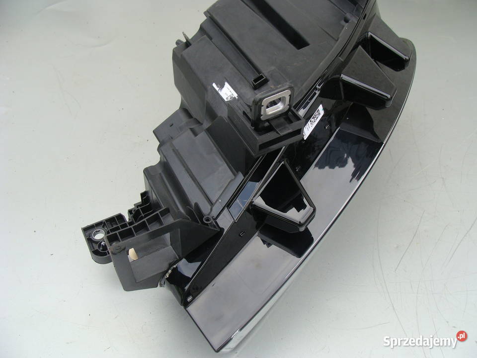 VW ID4 ID4 LAMPA PRZEDNIA PRAWA LED 11C941030