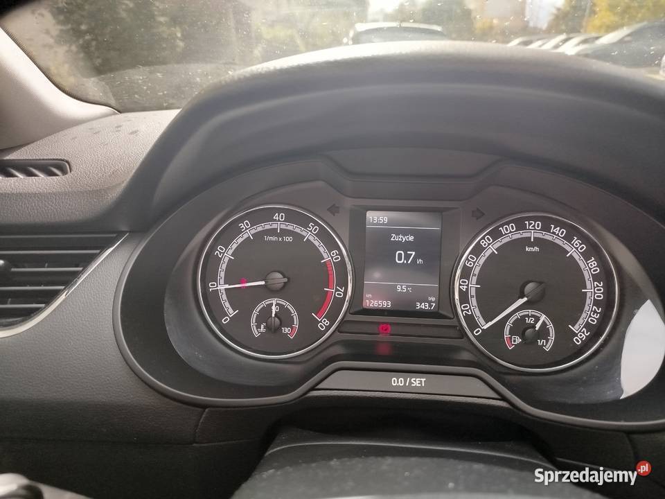 Skoda Octavia oszczędna benzyna z klimatyzacją