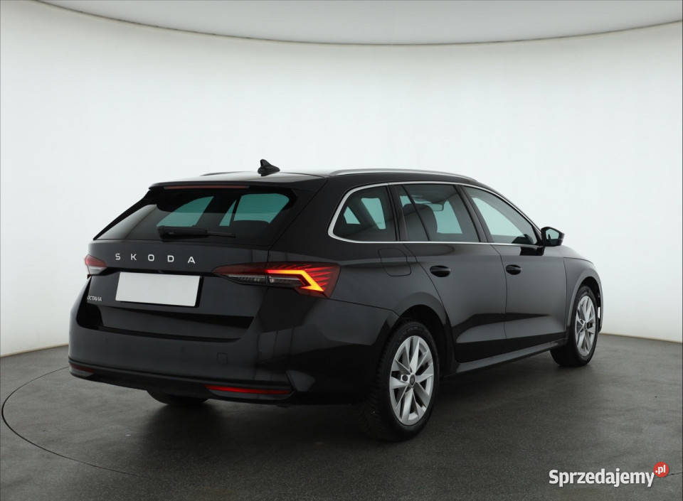 Skoda Octavia 15 eTSI mHEV Piaseczno