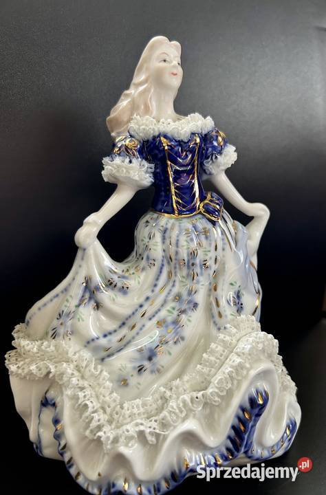Komplet porcelanowych figurek dam dworu sprzedam