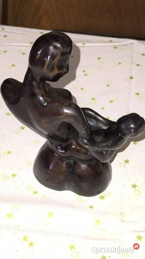 Figurka matki z dzieckiem Chorzew