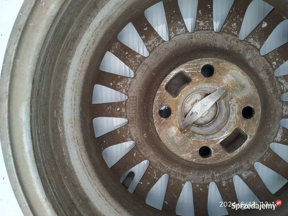 Kultowe felgi do Renault 19 włoskie 13x5J Samochodowe