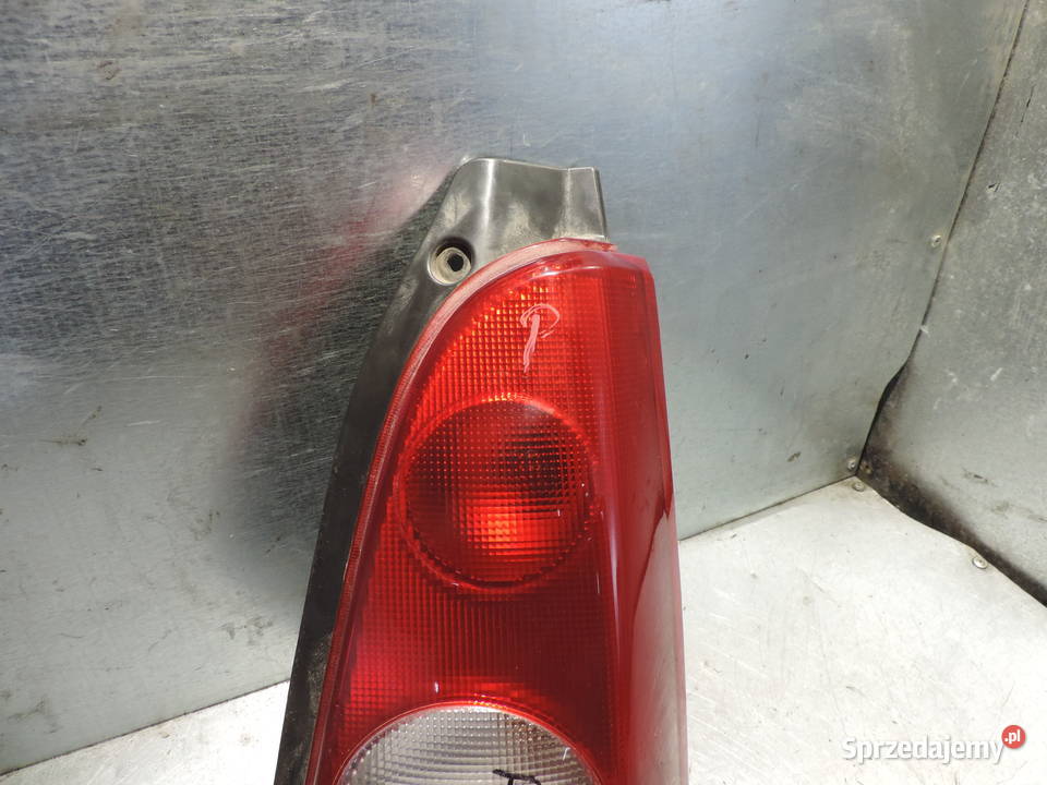 OPEL AGILA A LAMPA PRAWA TYLNA PRAWY TYŁ