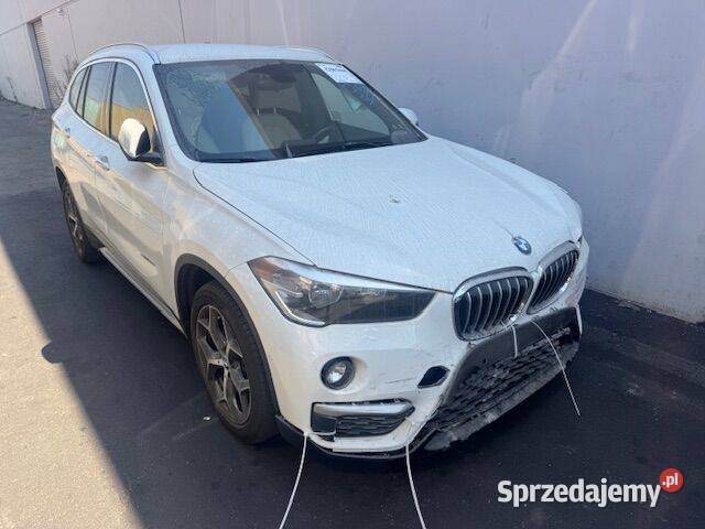 BMW X1 2017 20 sDrive lekko uszkodzona w drodze Żórawina