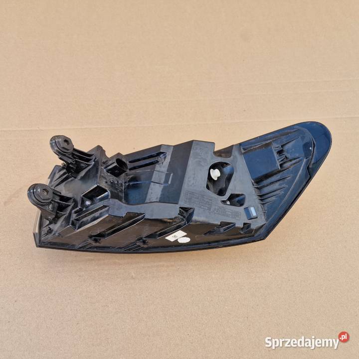 VW ID4 ID4 LAMPA TYLNA LEWA IDEALNA IQLIGHT Lampy tylne sprzedam