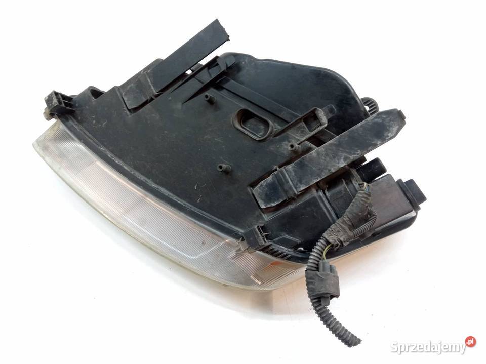 LAMPA PRZÓD PRAWA EU Ford Focus C I 20032010 Lampy przednie sprzedam
