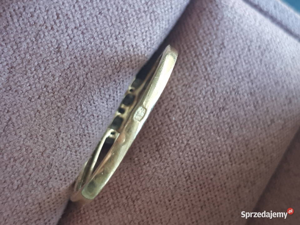 Złoty pierścionek z 5 brylancikami łódzkie